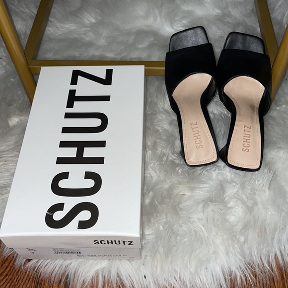 🖤 Schutz Lizah block heel sandal. Size 7 - Picture 2 of 4